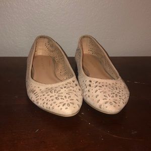 Jelly and Katie flower flats